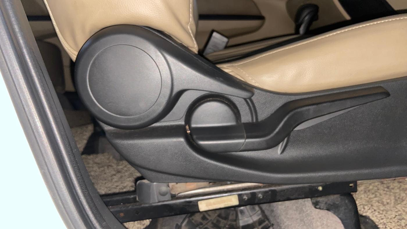 2019 Honda Amaze 1.2L I-VTEC V CVT, Petrol, Automatic, 76,692 km, Driver Side Adjustment Panel