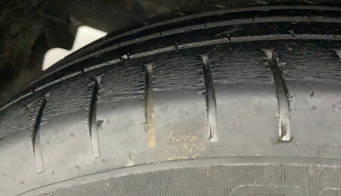 2017 Maruti Baleno ALPHA PETROL 1.2, Petrol, Manual, 78,186 km, Left Front Tyre Tread