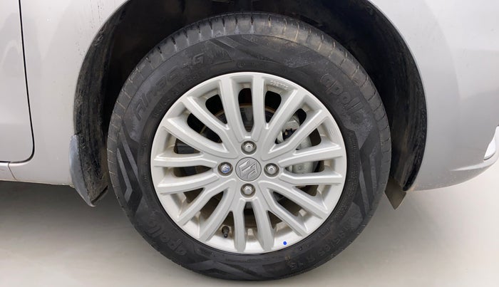 2022 Maruti Dzire ZXI CNG, CNG, Manual, 12,374 km, Right Front Wheel