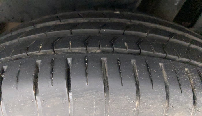 2022 Maruti Dzire ZXI CNG, CNG, Manual, 12,374 km, Left Rear Tyre Tread