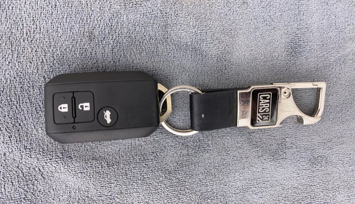 2022 Maruti Dzire ZXI CNG, CNG, Manual, 12,374 km, Key Close Up