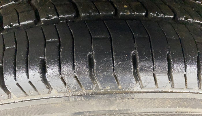 2015 Honda Amaze 1.5L I-DTEC S, Diesel, Manual, 27,629 km, Left Front Tyre Tread