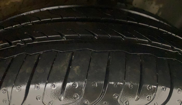2017 Volkswagen Polo HIGHLINE1.2L, Petrol, Manual, 40,889 km, Left Rear Tyre Tread