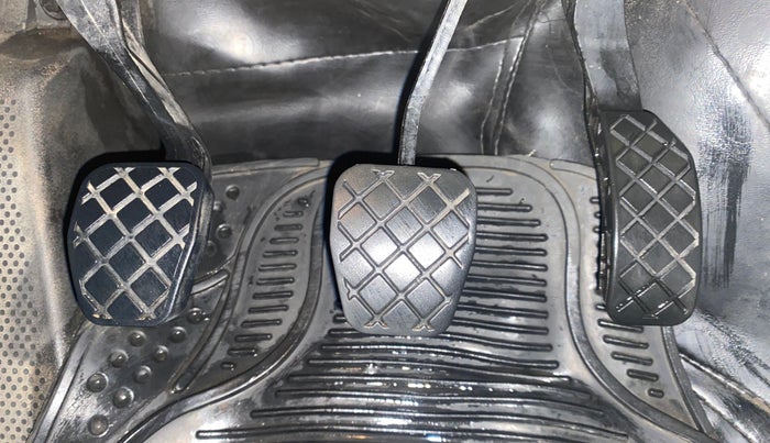 2017 Volkswagen Polo HIGHLINE1.2L, Petrol, Manual, 40,889 km, Pedals