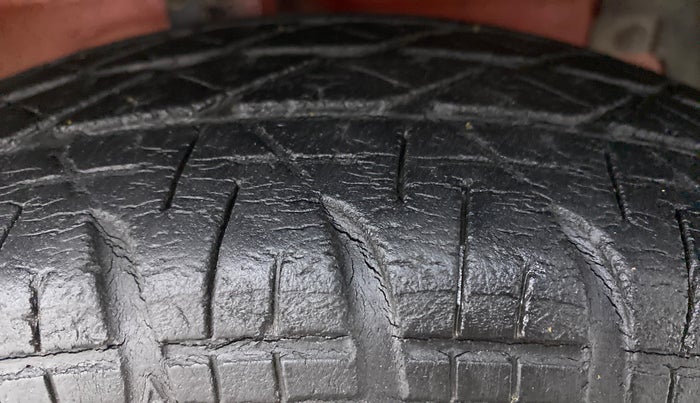 2014 Maruti Swift VDI, Diesel, Manual, 84,742 km, Right Front Tyre Tread