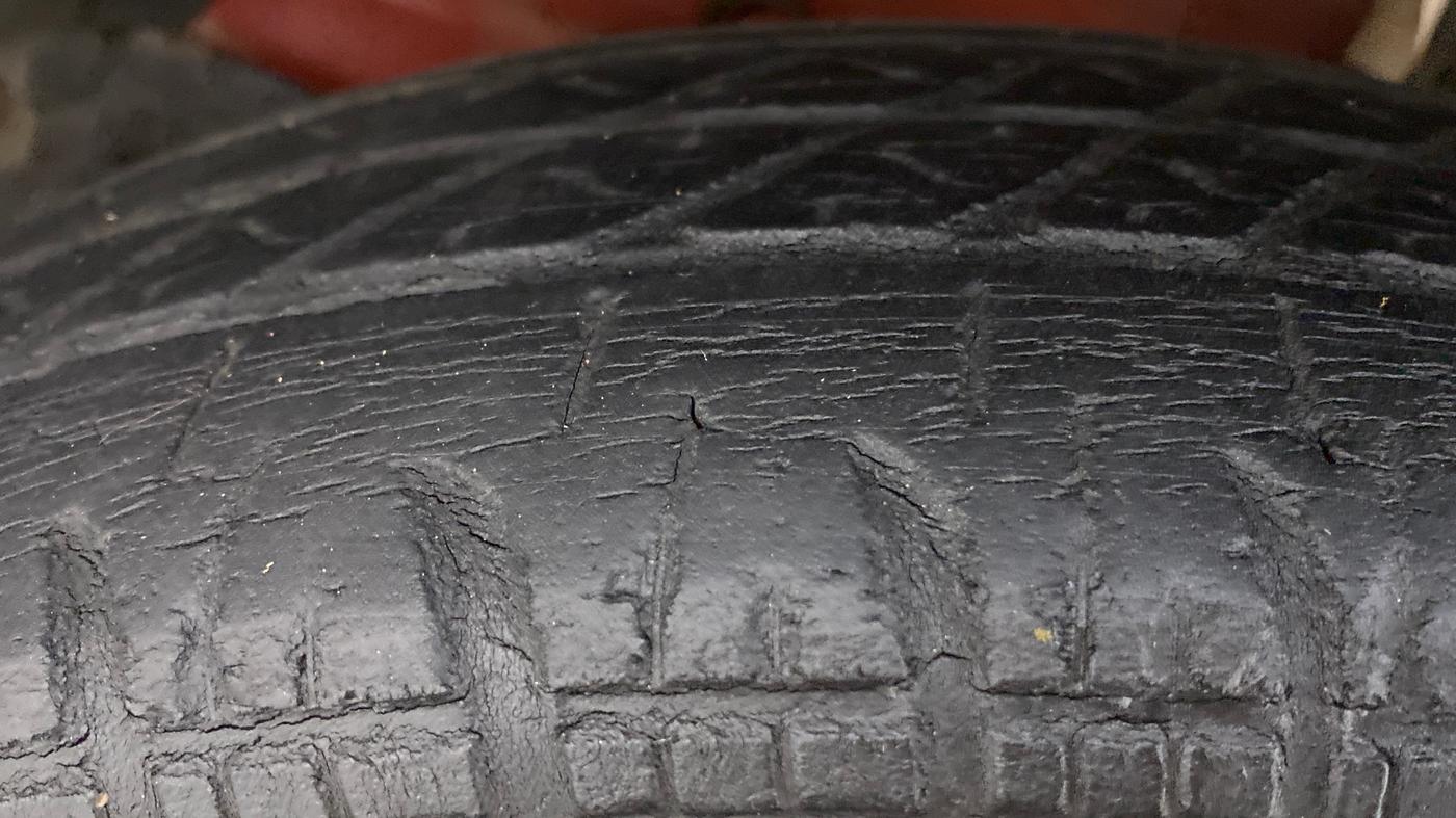 2014 Maruti Swift VDI, Diesel, Manual, 84,742 km, Left Front Tyre Tread
