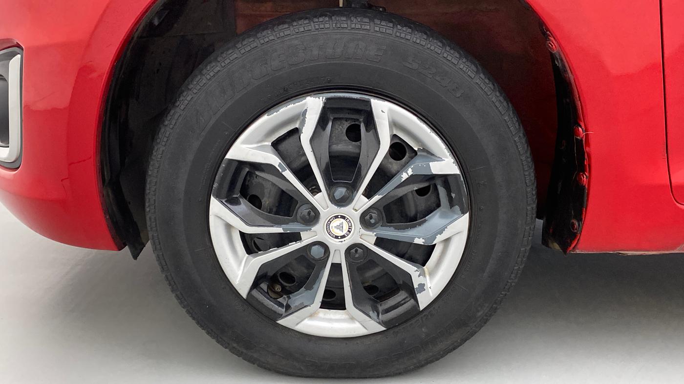2014 Maruti Swift VDI, Diesel, Manual, 84,742 km, Left Front Wheel