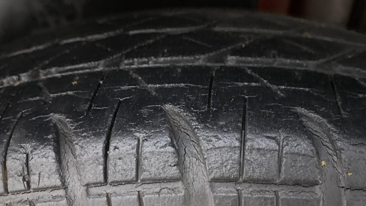 2014 Maruti Swift VDI, Diesel, Manual, 84,742 km, Left Rear Tyre Tread