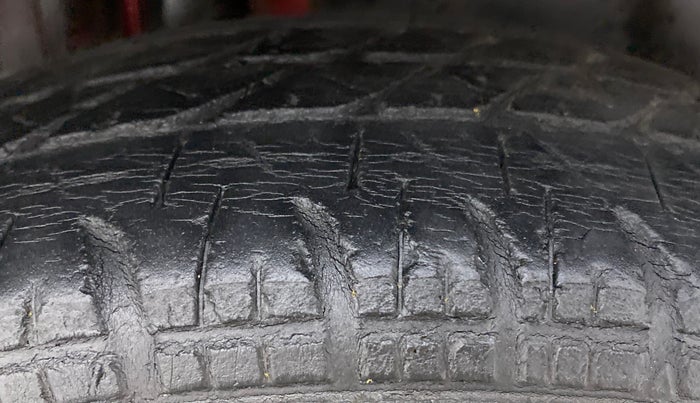 2014 Maruti Swift VDI, Diesel, Manual, 84,742 km, Right Rear Tyre Tread