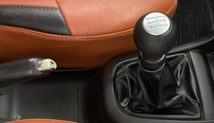 2014 Maruti Swift VDI, Diesel, Manual, 84,742 km, Gear Lever