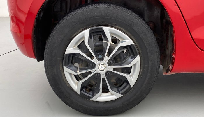 2014 Maruti Swift VDI, Diesel, Manual, 84,742 km, Right Rear Wheel