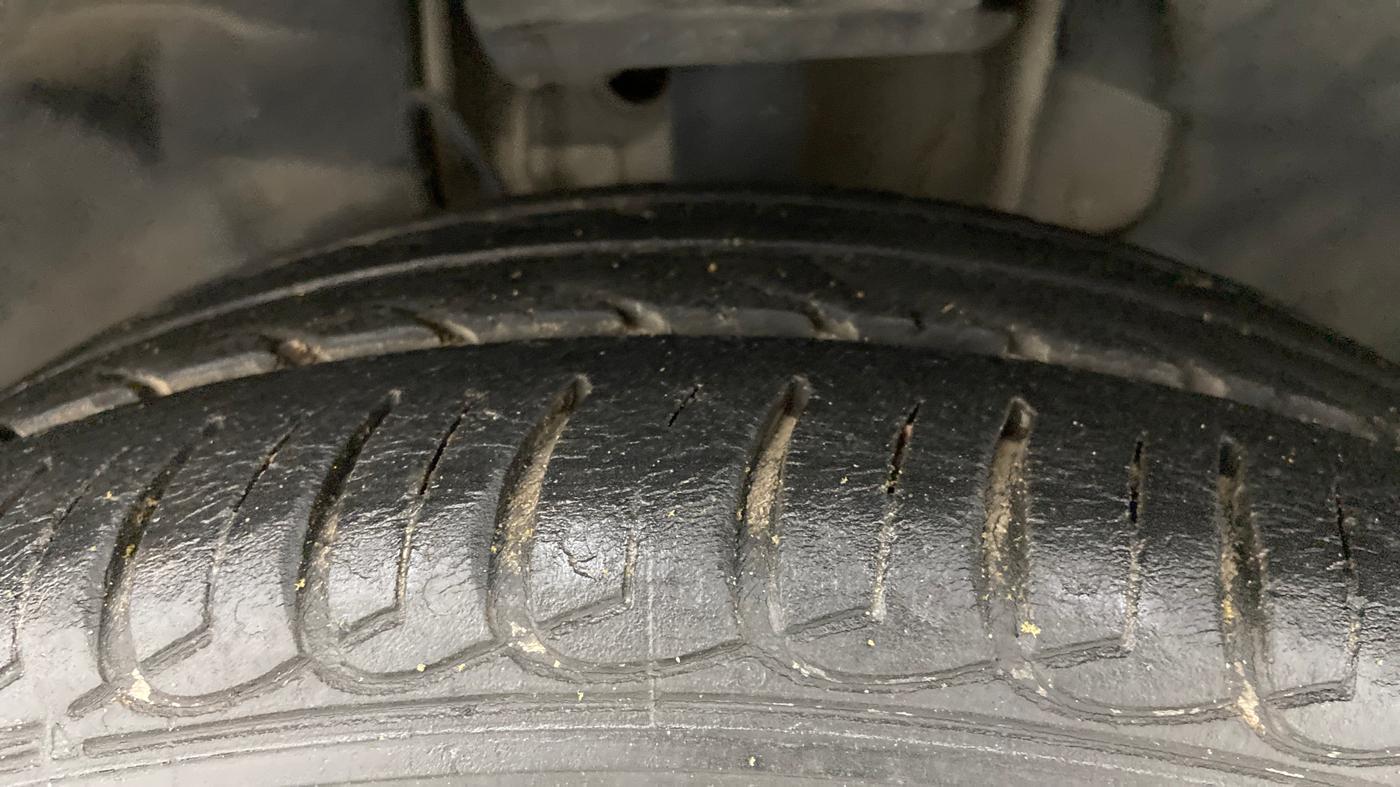 2019 Tata Tiago XZ PLUS PETROL, Petrol, Manual, 30,750 km, Left Front Tyre Tread
