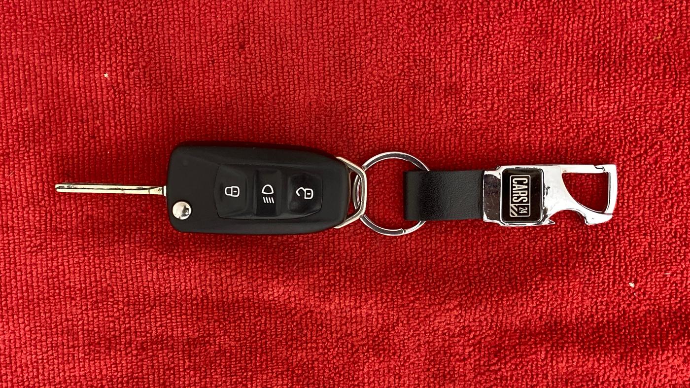 2019 Tata Tiago XZ PLUS PETROL, Petrol, Manual, 30,750 km, Key Close Up