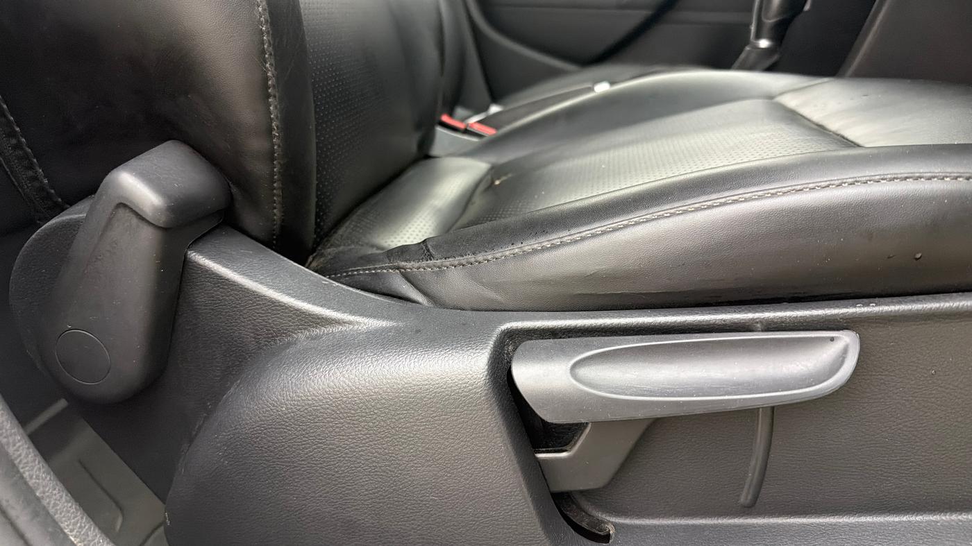 2016 Volkswagen Polo GT TSI AT, Petrol, Automatic, 80,459 km, Driver Side Adjustment Panel