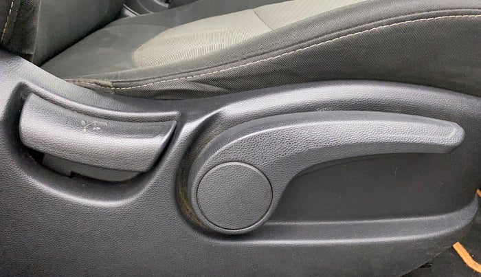 2018 Hyundai Creta SX PLUS AT 1.6 PETROL, Petrol, Automatic, 1,41,980 km, Driver Side Adjustment Panel