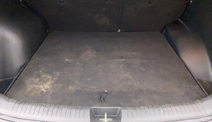 2018 Hyundai Creta SX PLUS AT 1.6 PETROL, Petrol, Automatic, 1,41,980 km, Boot Inside