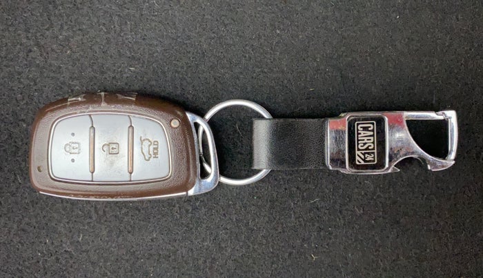2018 Hyundai Creta SX PLUS AT 1.6 PETROL, Petrol, Automatic, 1,41,980 km, Key Close Up