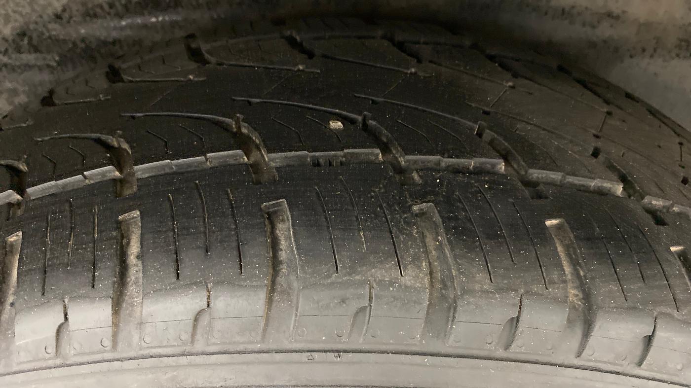 2018 Tata Hexa Varicor 400 XTA, Diesel, Automatic, 35,098 km, Right Rear Tyre Tread