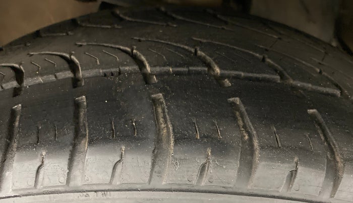 2018 Tata Hexa Varicor 400 XTA, Diesel, Automatic, 35,098 km, Left Front Tyre Tread