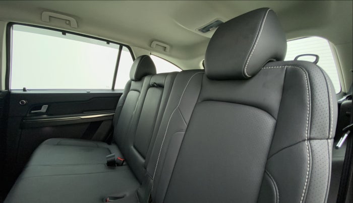 2018 Tata Hexa Varicor 400 XTA, Diesel, Automatic, 35,098 km, Right Side Rear Door Cabin