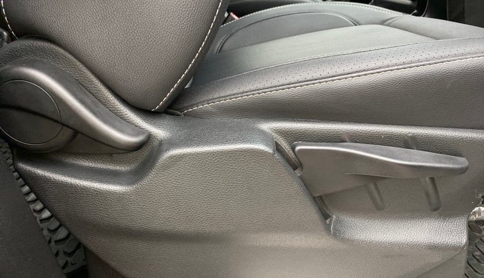 2018 Tata Hexa Varicor 400 XTA, Diesel, Automatic, 35,098 km, Driver Side Adjustment Panel