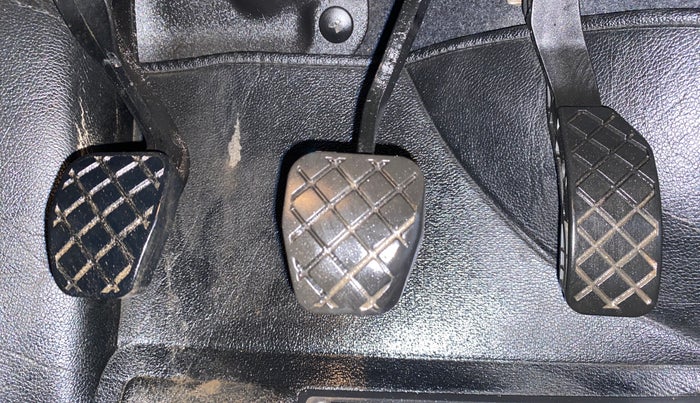 2017 Volkswagen Polo COMFORTLINE 1.2L, Petrol, Manual, 76,943 km, Pedals