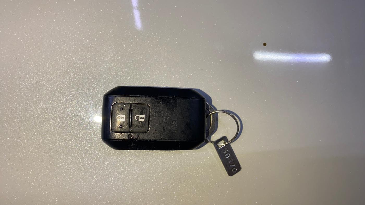 2025 Maruti Swift ZXi Plus AMT, Petrol, Automatic, 13,085 km, Key Close Up