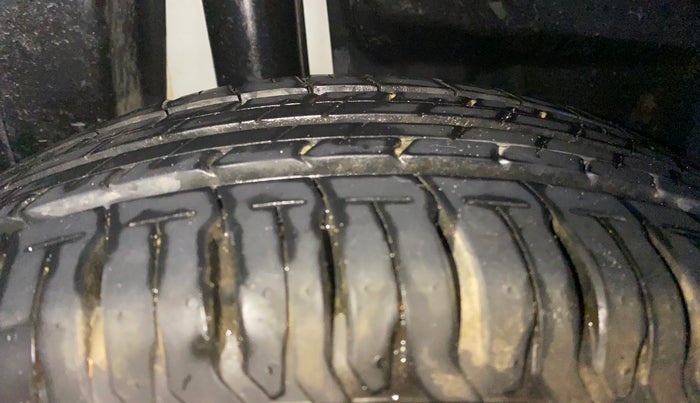 2025 Maruti Swift ZXi Plus AMT, Petrol, Automatic, 13,085 km, Right Rear Tyre Tread
