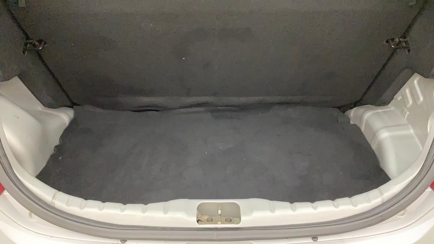2014 Hyundai Eon ERA +, Petrol, Manual, 50,492 km, Boot Inside
