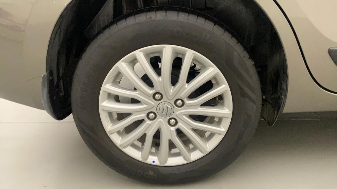 2022 Maruti Dzire ZXI CNG, CNG, Manual, 33,650 km, Right Rear Wheel