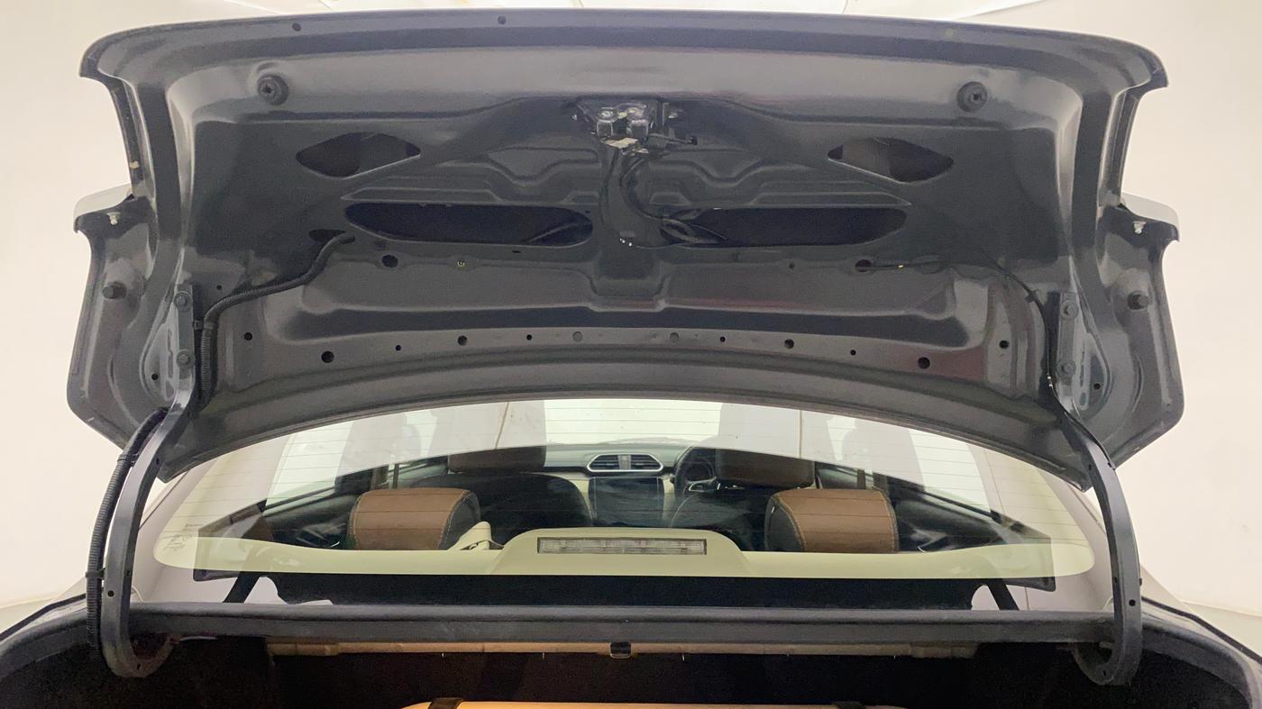 2022 Maruti Dzire ZXI CNG, CNG, Manual, 33,650 km, Boot Door Open