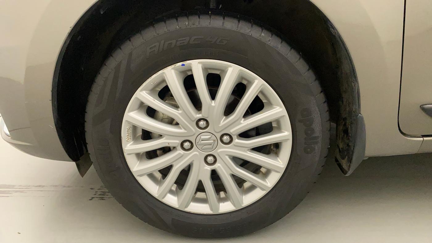 2022 Maruti Dzire ZXI CNG, CNG, Manual, 33,650 km, Left Front Wheel
