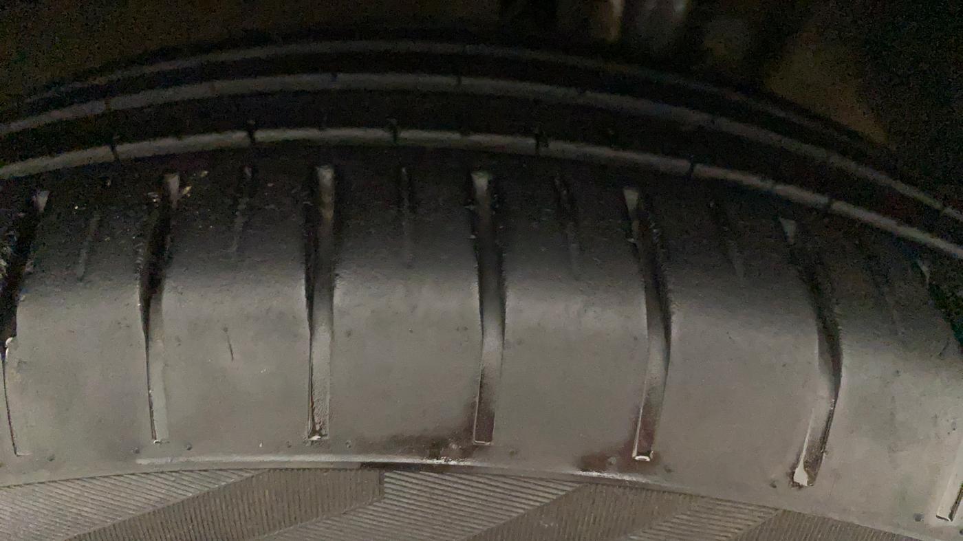 2022 Maruti Dzire ZXI CNG, CNG, Manual, 33,650 km, Right Rear Tyre Tread