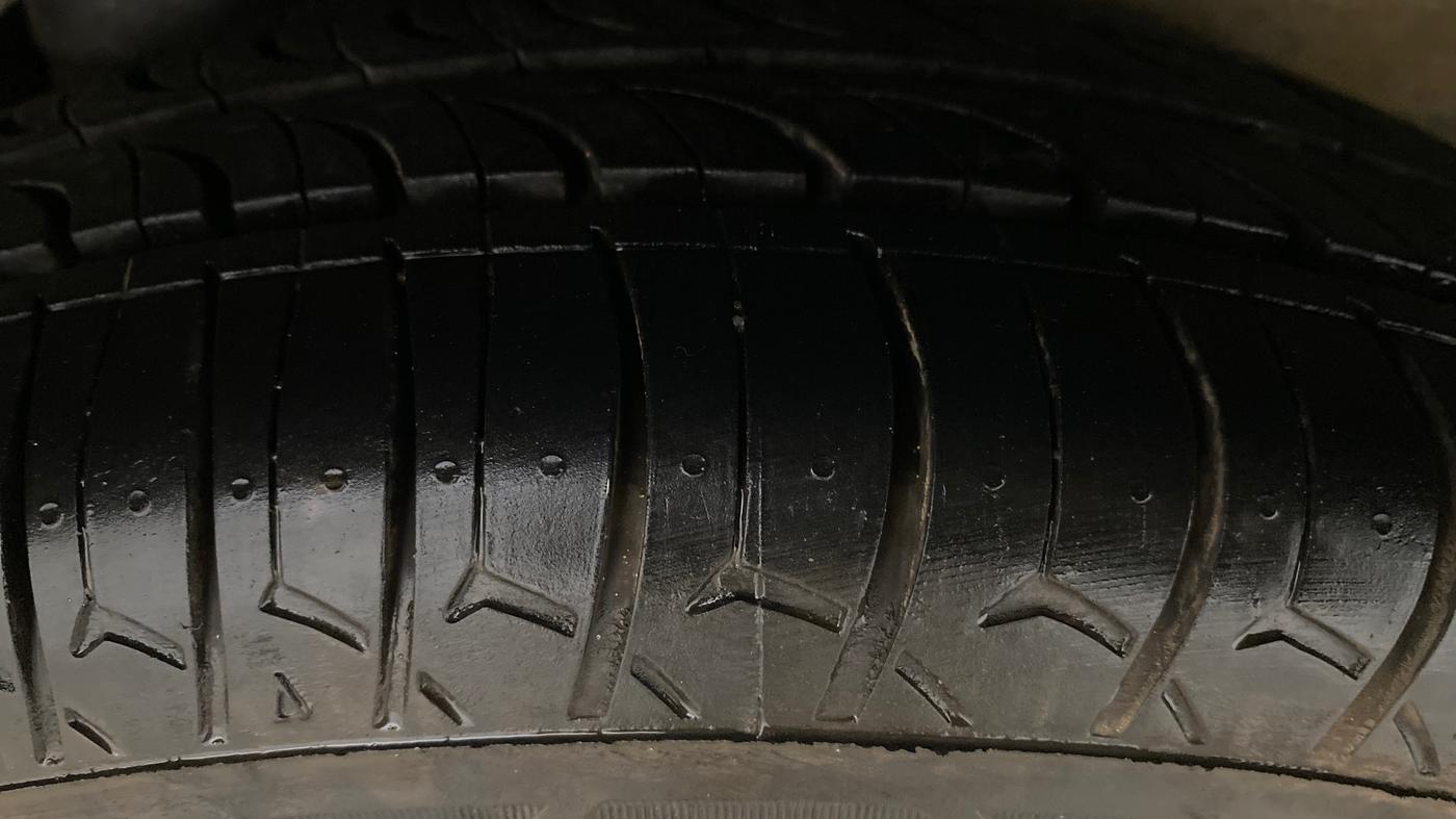 2017 Hyundai i10 MAGNA 1.1, Petrol, Manual, 98,021 km, Left Rear Tyre Tread