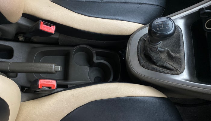 2017 Hyundai i10 MAGNA 1.1, Petrol, Manual, 98,021 km, Gear Lever