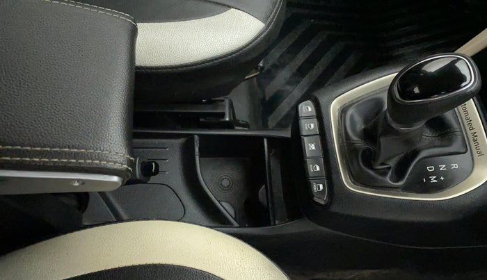 2018 Hyundai NEW SANTRO SPORTZ AMT, Petrol, Automatic, 52,585 km, Gear Lever