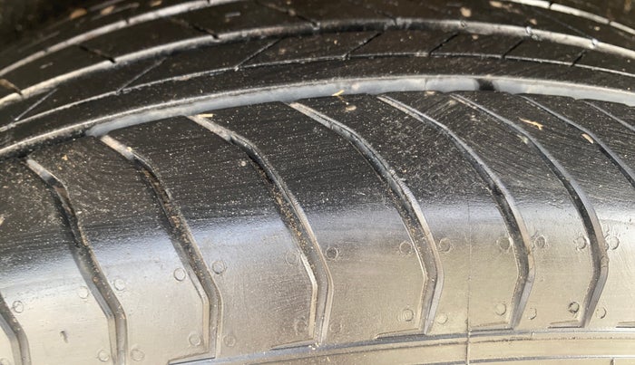 2018 Ford Ecosport TITANIUM 1.5L SPORTS(SUNROOF) DIESEL, Diesel, Manual, 1,42,097 km, Right Rear Tyre Tread