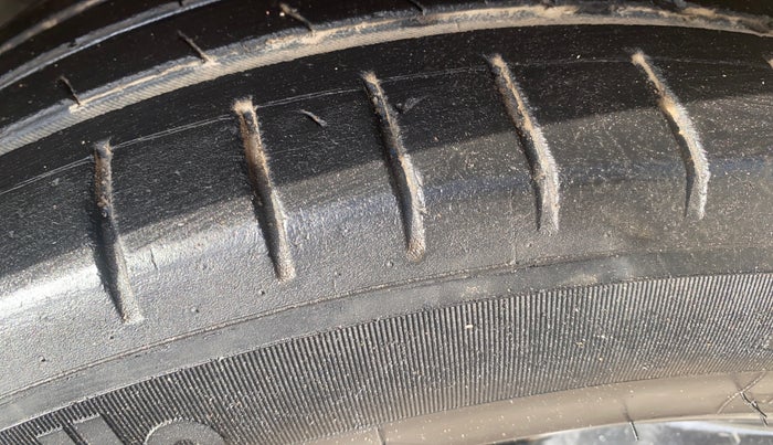 2018 Ford Ecosport TITANIUM 1.5L SPORTS(SUNROOF) DIESEL, Diesel, Manual, 1,42,097 km, Left Front Tyre Tread