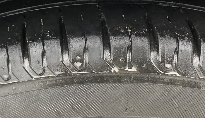 2019 Maruti Dzire ZXI AMT, Petrol, Automatic, 28,799 km, Left Rear Tyre Tread