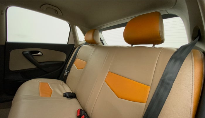 2014 Volkswagen Polo HIGHLINE DIESEL, Diesel, Manual, 1,00,888 km, Right Side Rear Door Cabin