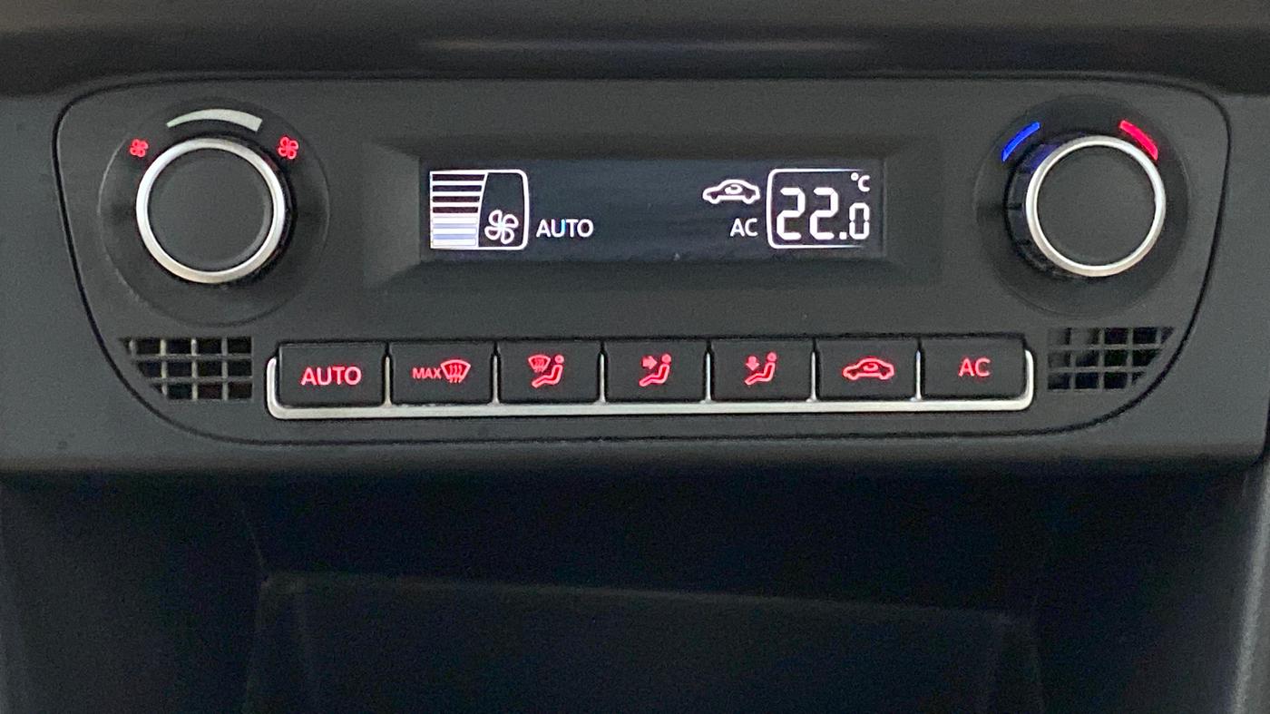 2014 Volkswagen Polo HIGHLINE DIESEL, Diesel, Manual, 1,00,888 km, Automatic Climate Control