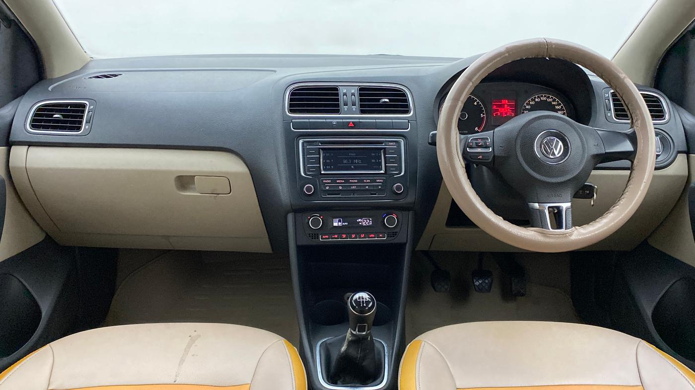 2014 Volkswagen Polo HIGHLINE DIESEL, Diesel, Manual, 1,00,888 km, Dashboard