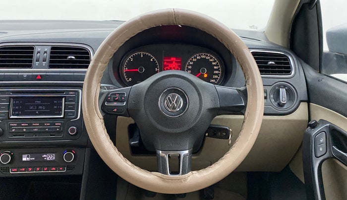 2014 Volkswagen Polo HIGHLINE DIESEL, Diesel, Manual, 1,00,888 km, Steering Wheel Close Up