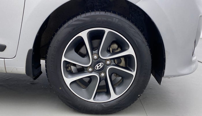 2017 Hyundai Grand i10 SPORTZ (O) AT 1.2 KAPPA VTVT, Petrol, Automatic, 44,433 km, Right Front Wheel