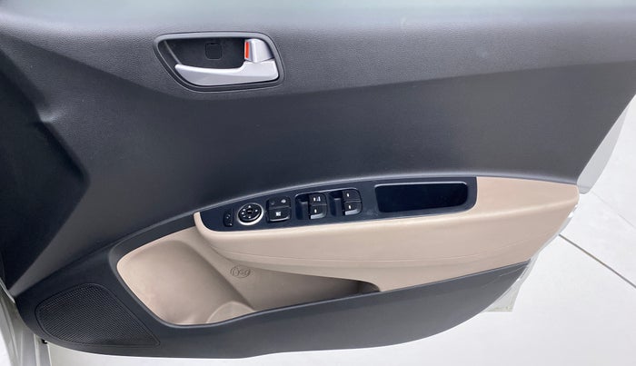 2017 Hyundai Grand i10 SPORTZ (O) AT 1.2 KAPPA VTVT, Petrol, Automatic, 44,433 km, Driver Side Door Panels Control