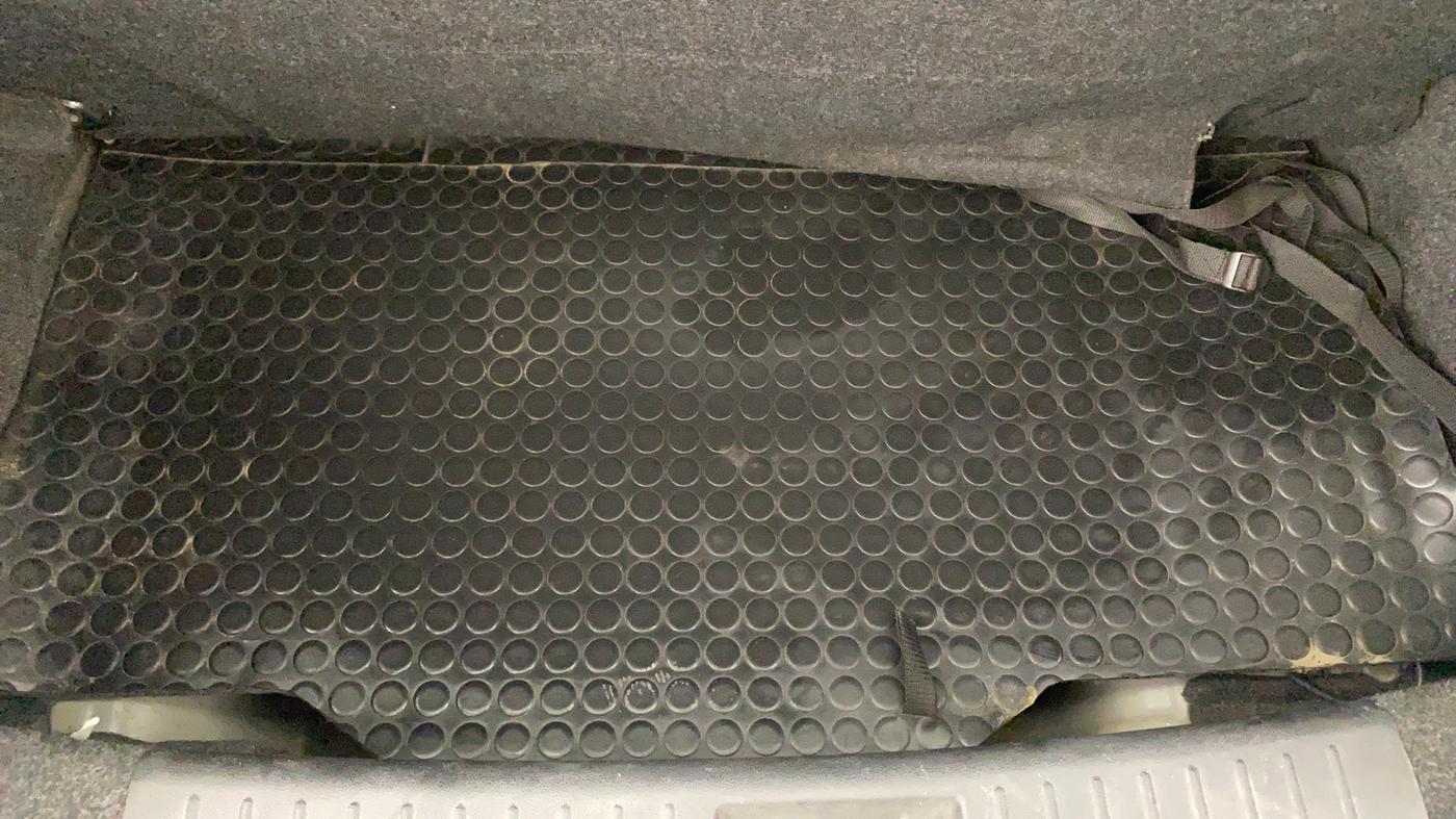 2017 Mahindra Kuv100 K4 6 STR, Petrol, Manual, 39,182 km, Boot Inside