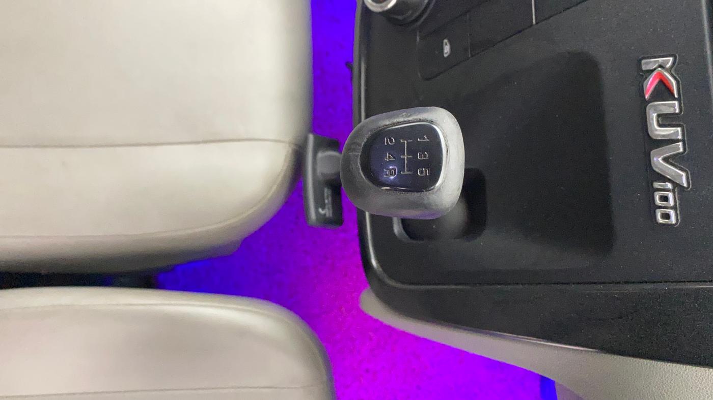 2017 Mahindra Kuv100 K4 6 STR, Petrol, Manual, 39,182 km, Gear Lever
