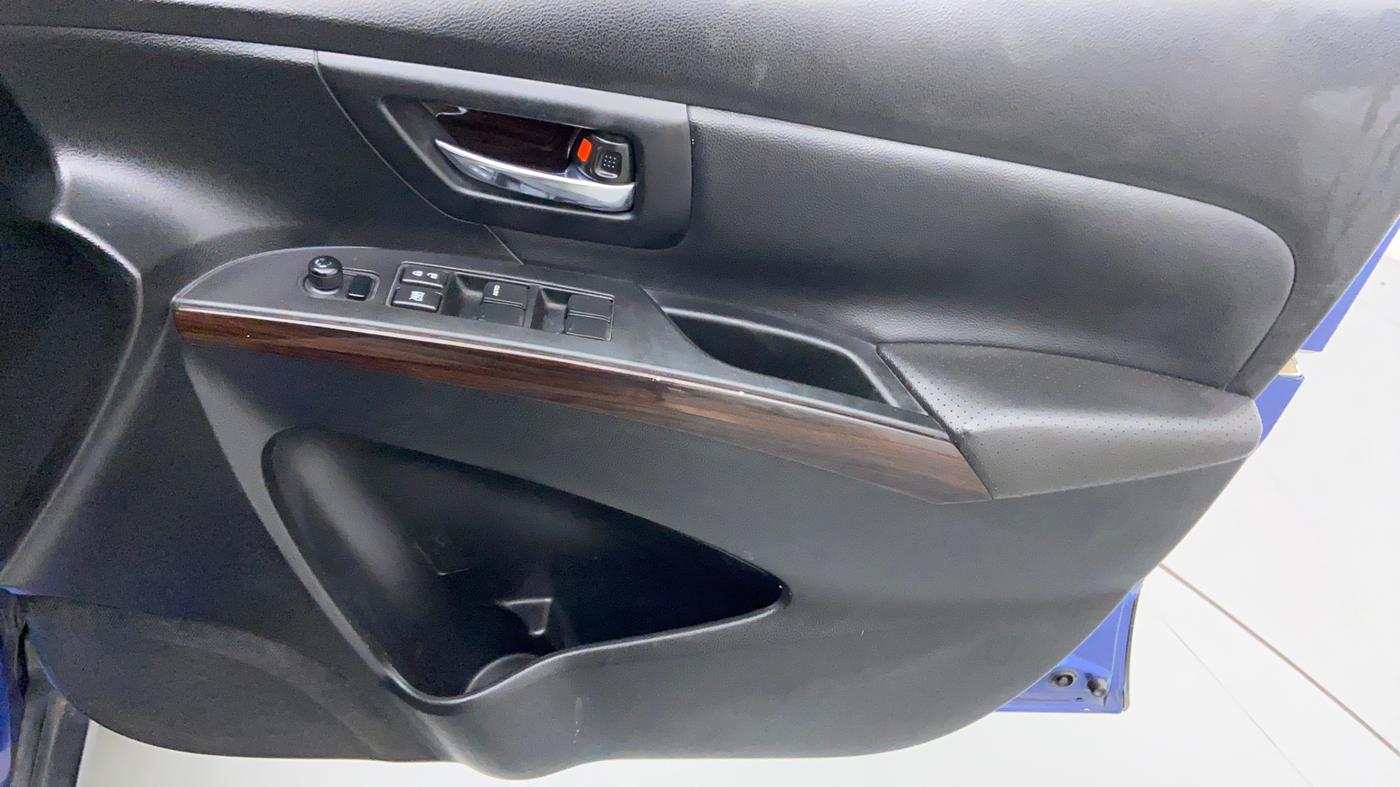 2015 Maruti S Cross ALPHA 1.3, Diesel, Manual, 73,752 km, Driver Side Door Panels Control