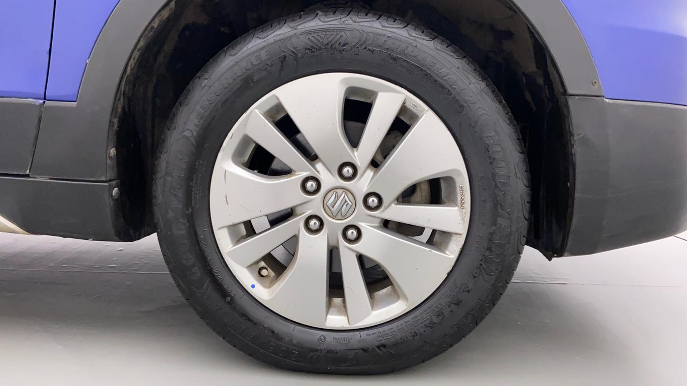 2015 Maruti S Cross ALPHA 1.3, Diesel, Manual, 73,752 km, Right Front Wheel