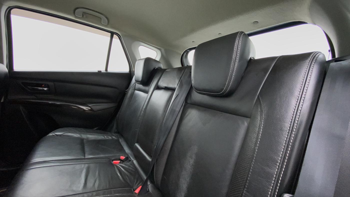 2015 Maruti S Cross ALPHA 1.3, Diesel, Manual, 73,752 km, Right Side Rear Door Cabin